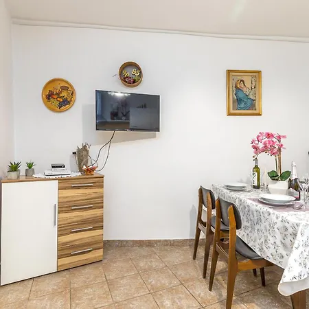 Casa vacanze Rustic Hideaway - Happy Črni Kal