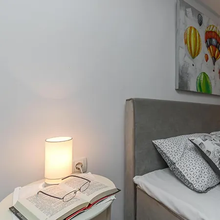 Holiday home Rustic Hideaway - Happy *